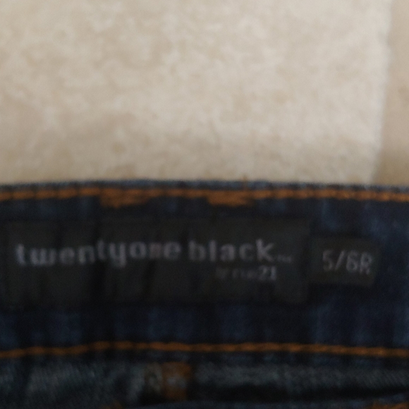 ☀SALE 4 for$20☀                    Jeans - Picture 3 of 3